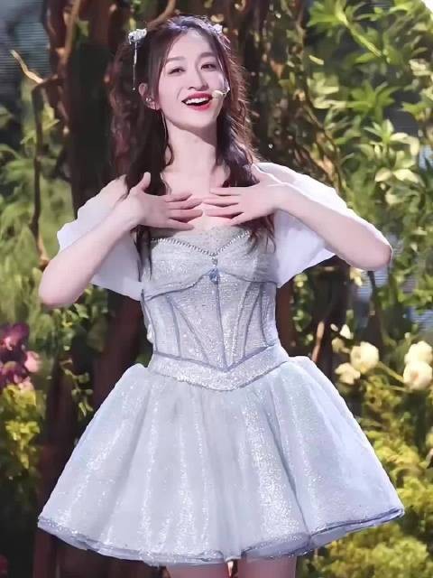 路人缘就是这么好啦~李小冉这样的舞台乘风值也靠前，大家都很爱了