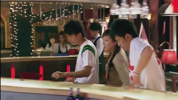 爱情公寓:张伟只理解飞机中的战斗机