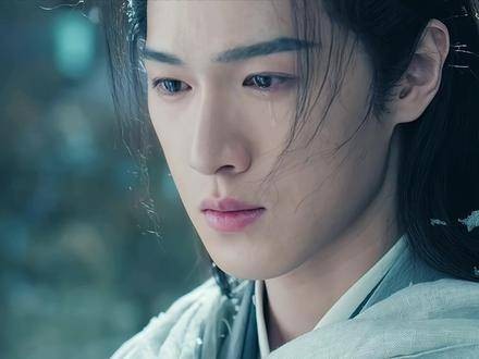 这段眼神戏堪称神来之笔！