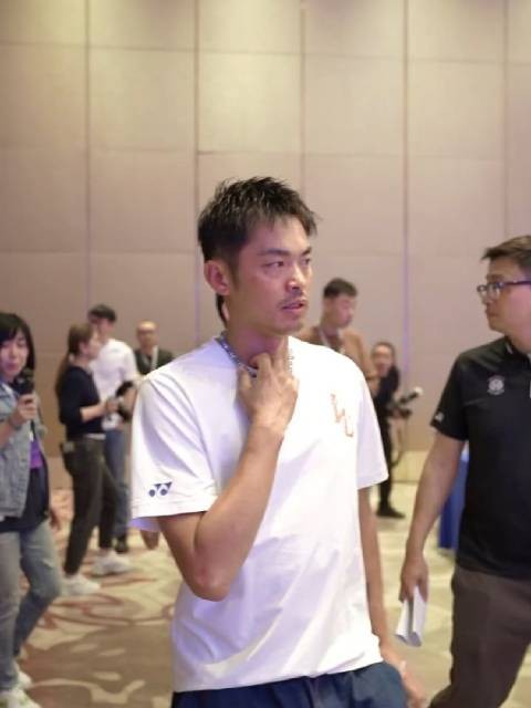 谢杏芳权衡现实选择原谅林丹