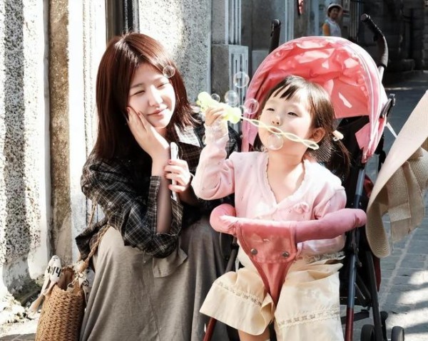 曝王思聪被绿！恋爱期间女友被金主包养，难怪孩子像王健林也不认