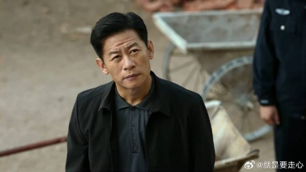 李响想把案子给安欣 安欣以为李响怕了，不料竟是为了回避