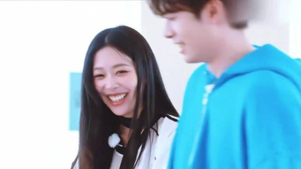 两位是要甜晕我吗！粉红泡泡要溢出屏幕了！