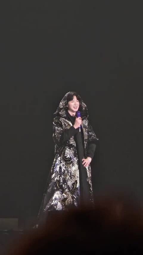 没看够吗 没看够就接着开喽 很宠溺的语气 不能画饼了，饼太多了