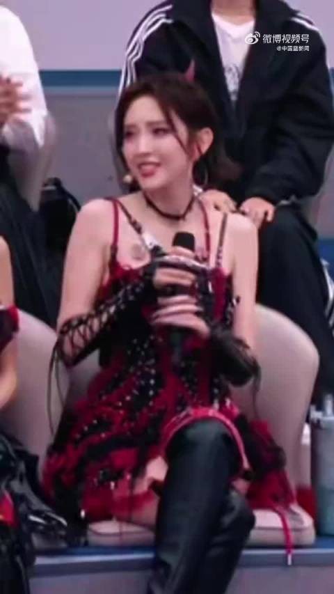 唐艺昕本来这两句歌词也不是给我的