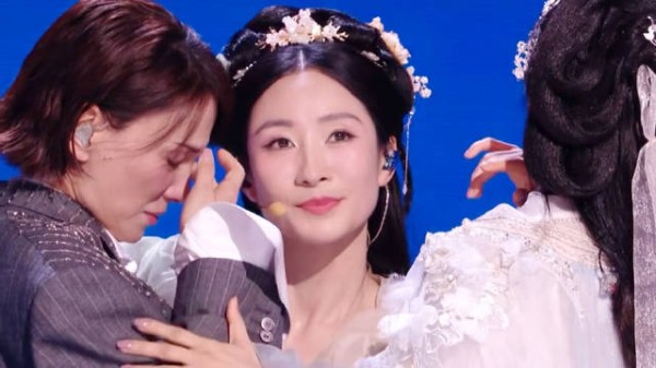 真的完全想不到陶昕然居然这么早就淘汰了，没能看到我们安小鸟更多舞台好可惜