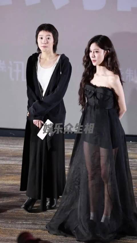 窦靖童宋妍霏巴黎聚餐再被偶遇