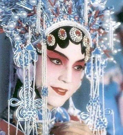 法国男子爱上京剧演员，还生一儿子，多年后发现妻子是男儿身