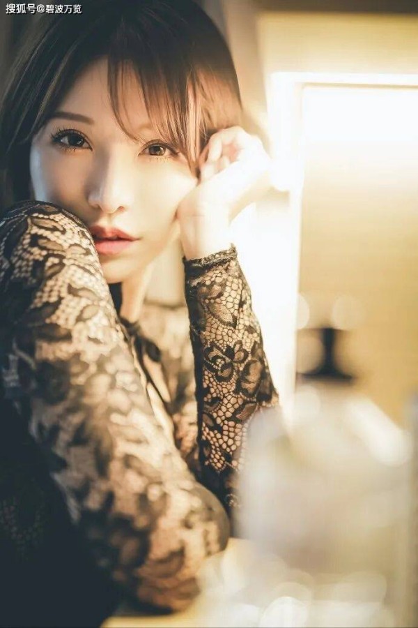 从“东大文学少女”到FALENO“知性美学”的破格新人