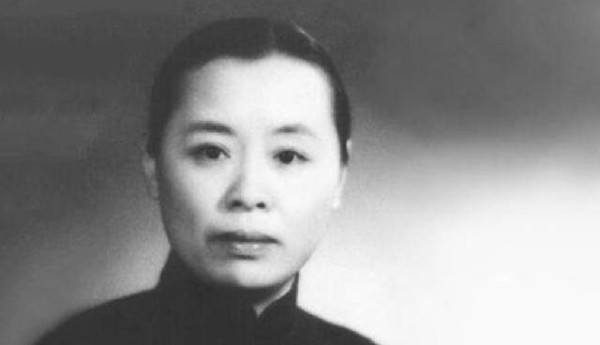 88岁张幼仪安详离世，墓碑上刻的4个字，是对徐志摩的无情嘲讽
