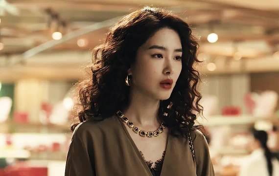 感情比的不是谁对谁好，而是谁对谁不在乎 爱情没有神话