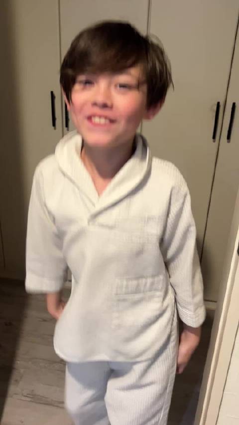 唱得不错，可惜妈咪歌词记错了