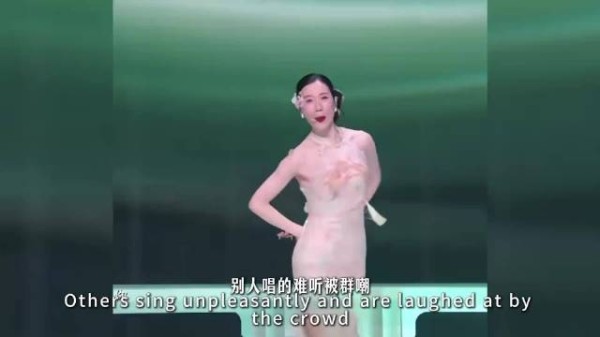 唐艺昕唱歌难听反成黑马，张若昀心愿便利贴引关注