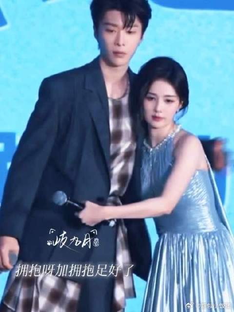 我们大白米饭姐弟又被分到一队玩游戏了 两人互动太甜了