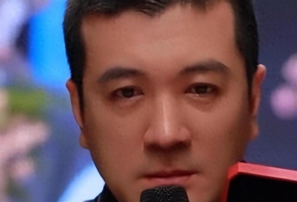杨子带23岁新女友见91岁母亲？铜钱盆抢镜，黄圣依17年终是一场空