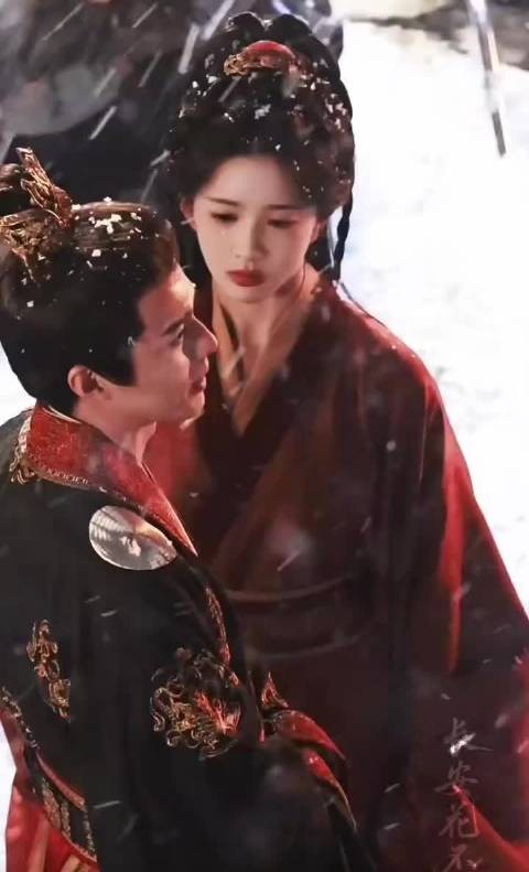 总算从配角混出头了，演上了大ip女主，还搭上了流量生