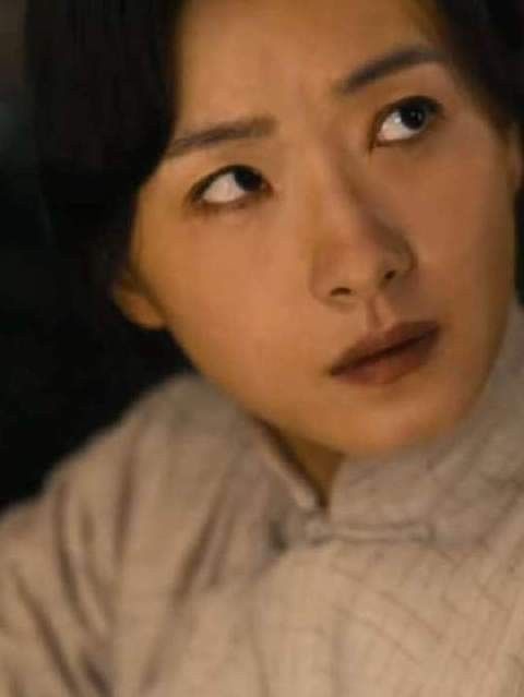 万茜：这嘴角比AK还难压，拼命憋笑却还是忍不住上扬