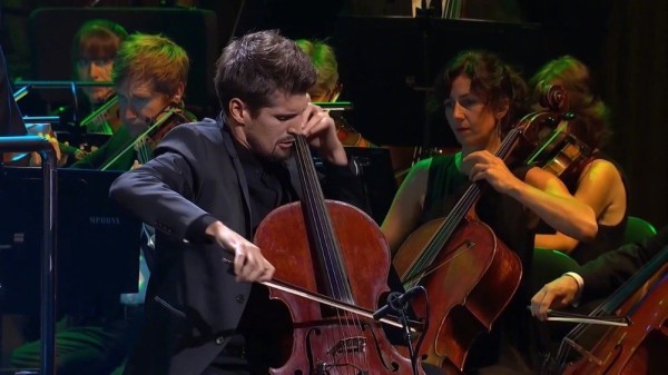 如泣如诉，提琴双杰2CELLOS 让电影《勇敢的心》画面重现脑海