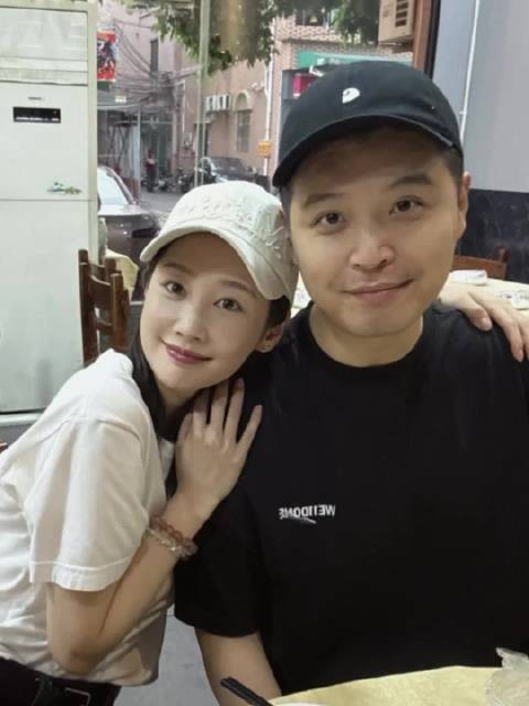 哈哈哈哈哈哈哈王菊不愧是李纯的好闺蜜，直接成了李纯马頔的Steve！