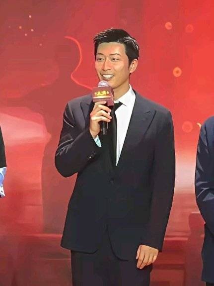 窦骁拒当娱乐总监自掏8000万办婚礼，房产全归女方名下