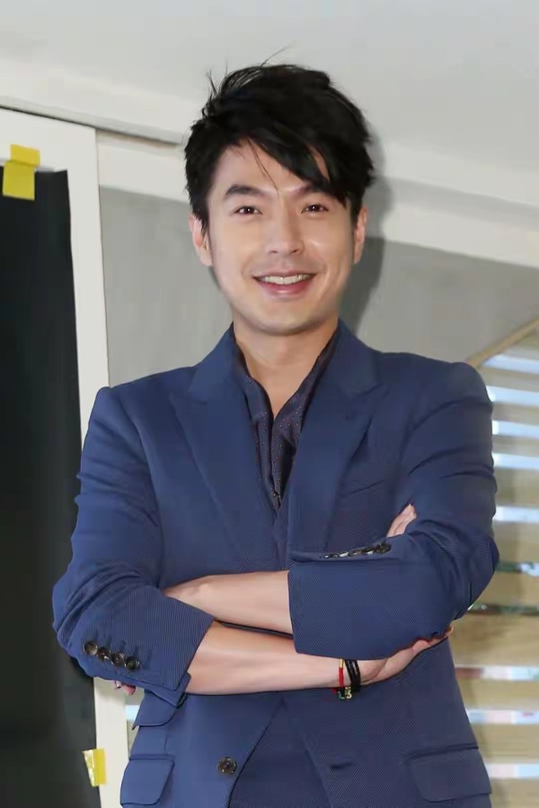 “精舍命案”今日宣判，演员李威获刑1年10个月，缓刑5年
