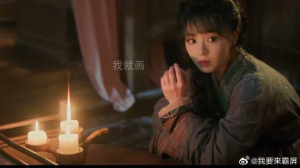 张凌赫喊田曦薇一起睡，她害羞说这样不太好