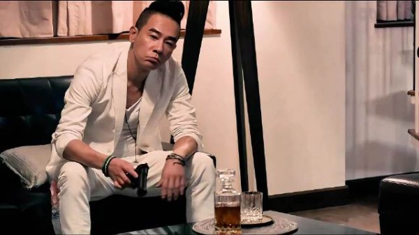 山鸡哥刚出狱，就发现自己竟然被绿