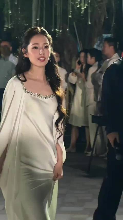 郭碧婷向佐分居两地婚姻模式引热议