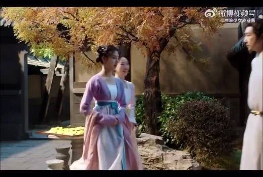 真的笑死我了，这个显眼包，哈哈哈哈！