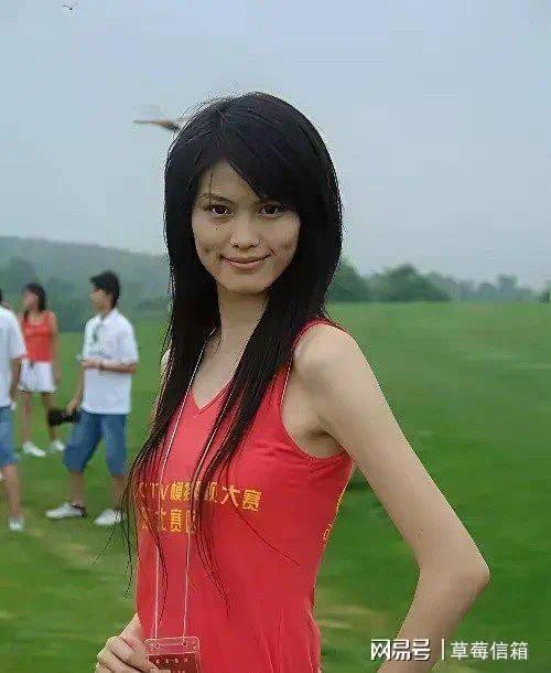 何穗这些年变化也太大了，今昔对比，简直不敢相信竟是同一个人