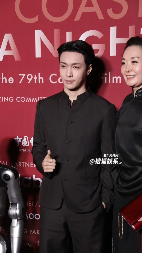 张艺兴戛纳中国之夜新中式造型