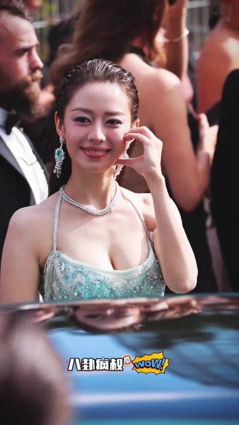 吉娜身材凹凸有致,惊艳戛纳电影节!