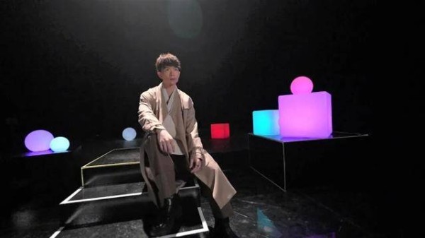 TVB男星比赛中落泪，自曝体弱多病感到愧疚，圈内妻子带女儿支持