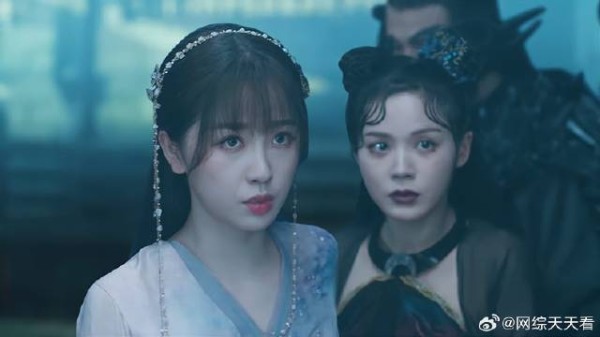 觞阙是懂眼色的 谁的命令都不听，却唯独听从小兰花！