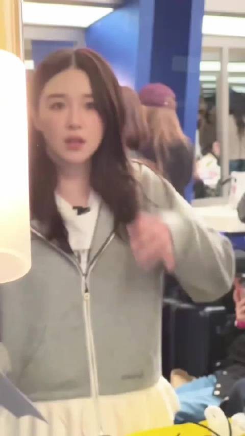 感觉阚清子性格好好，听到别人说自己瘦了开心得不行，也太好哄了吧！