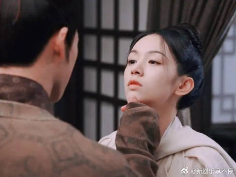 华浅伍朔漠上演相爱相杀戏码