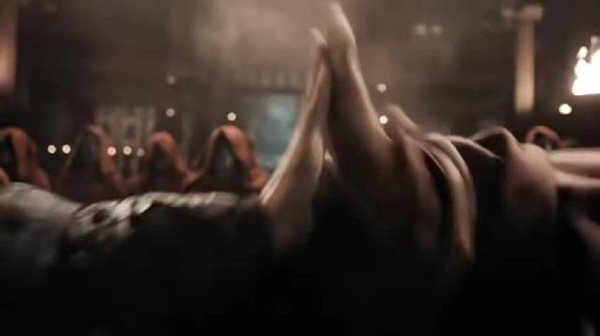 妈妈那个男人好像在飞