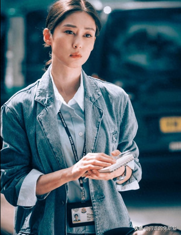 41岁前TVB女星复出被吐槽！扮学生妹翻车，下巴中分再陷整容疑云