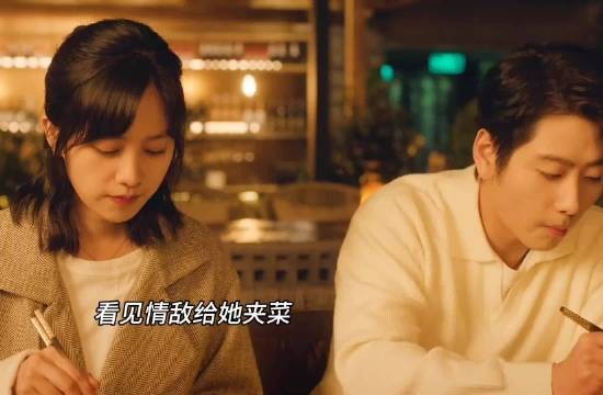 明明心里有他,却不能跟他在一起,这种感觉或许只有自己懂吧!