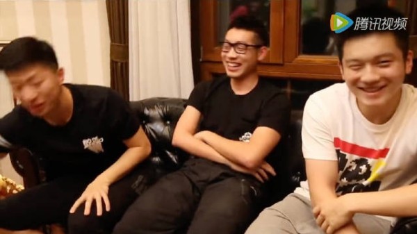 记者：怎么东北口音呢？ 东哥：来得太早了～ 乒乓球 樊振东