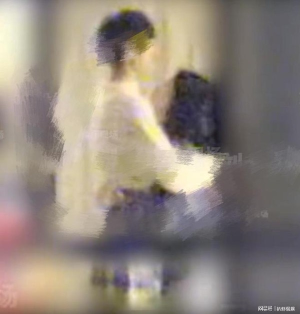 周也被曝与男友约会,男方疑似周皓崎,曾谈理想型只要好看就行