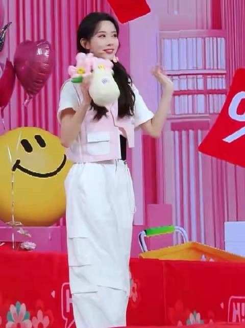 孟子义李小冉同台演绎心愿便利贴,何与收花瞬间引心跳加速