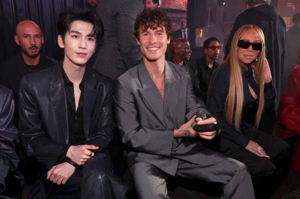 Mariah Carey 和张凌赫合影！