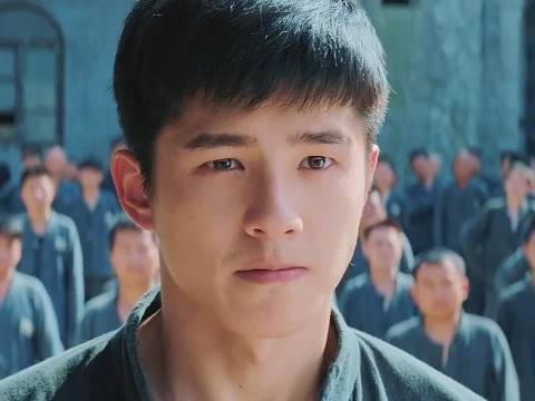 儿子在监狱遭欺负， 上海王父亲得知后暴怒