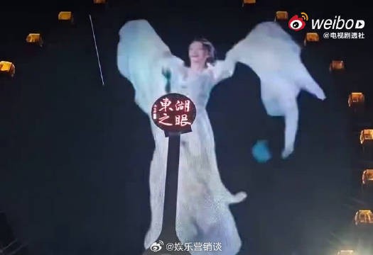 气质这一块永远折服于李小冉,伫立摩天轮之上温婉大方,氛围感直接拉满