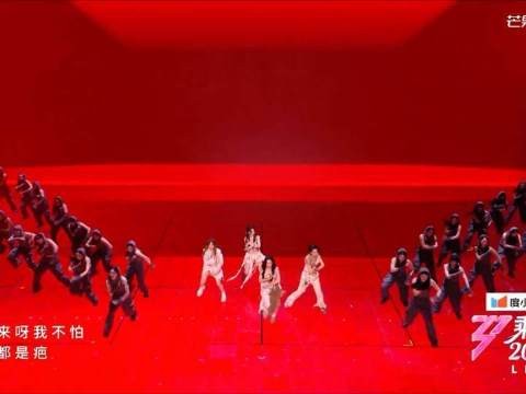 王霏霏孟佳曾沛慈徐梦洁亮相乘风2026师姐合作秀