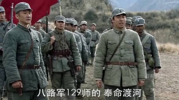 李云龙过渡口被阻拦，与楚云飞首次过招，僵持不下如何破局？↓↓↓