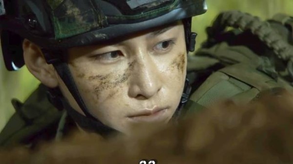 特种兵竟用土堆推测狙击手位置