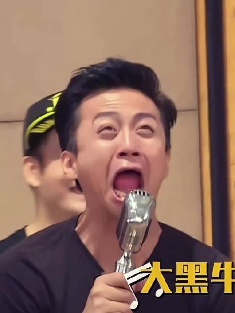 邓超王源登台合唱,曾吐槽门票难抢