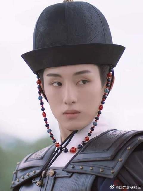 两个傲娇鬼莫名般配来的